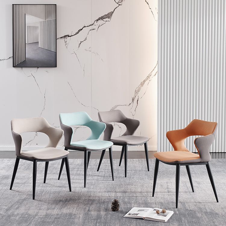 Fauteuil contemporain en simili cuir, finition mate, chaise de salle à manger à dossier ouvert