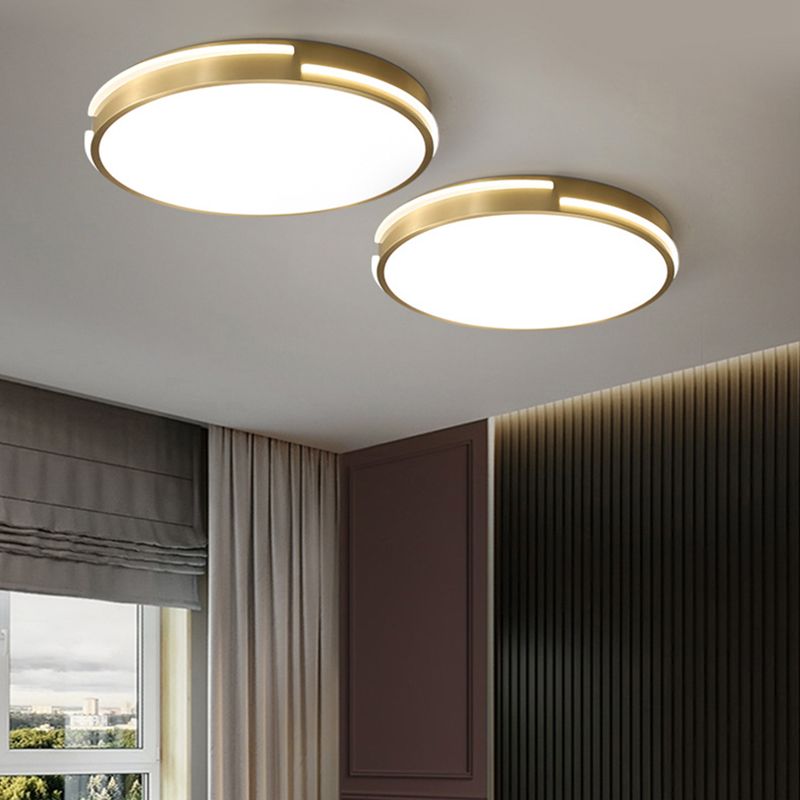 Plafonnier encastré en métal minimaliste moderne, éclairage LED de forme ronde dorée pour chambre à coucher