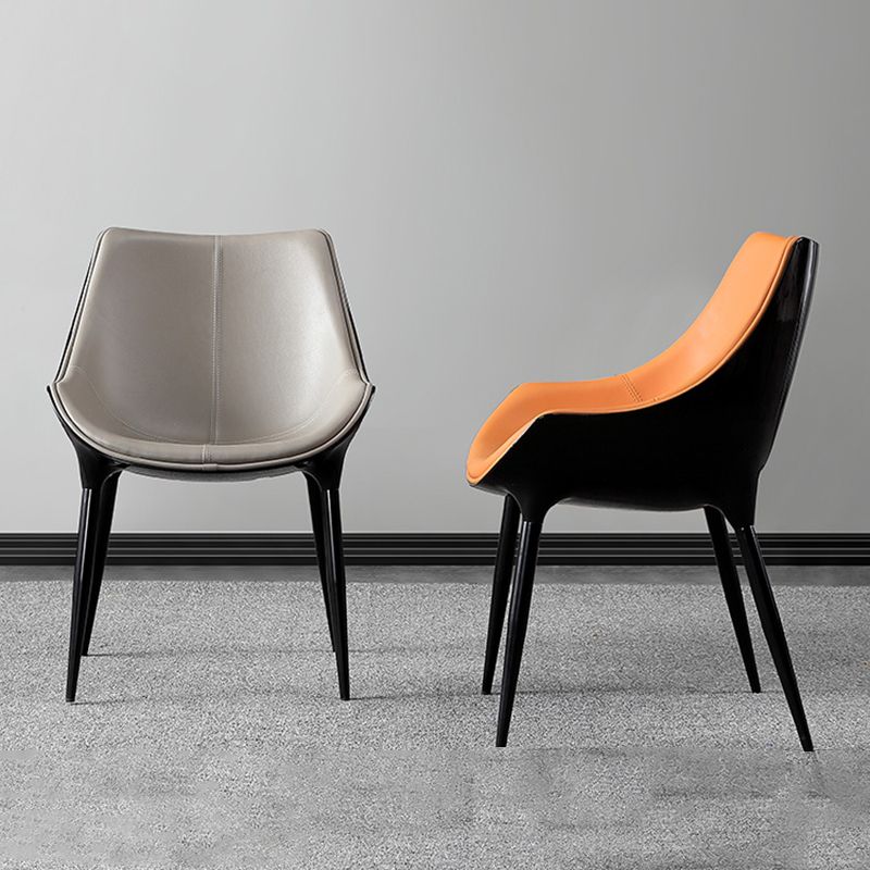 Sillón inclinado contemporáneo Sillón Parsons curvo de cuero para Brasserie