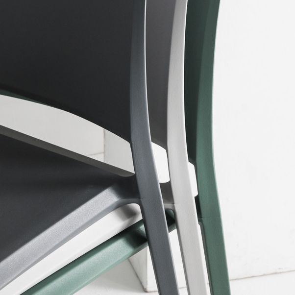 Silla de comedor de plástico de estilo nórdico, silla lateral de comedor con respaldo abierto para restaurante