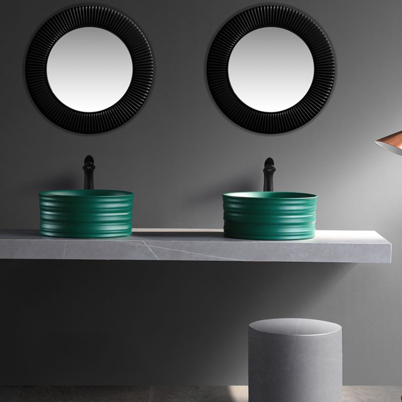 Modern Vessel Bathroom Sink Circular Porcelain with Pop-Up Drain Vessel Sink