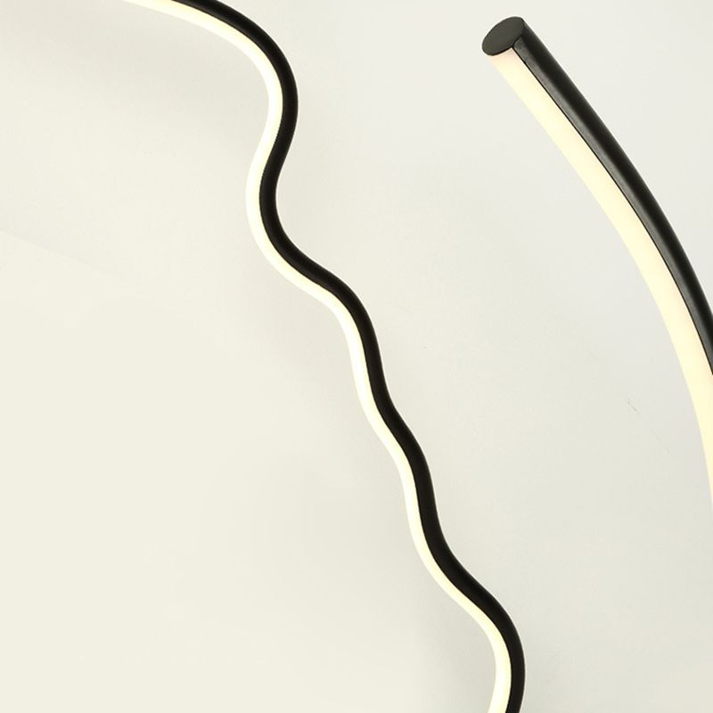 Lampada da tavolo a forma di viso Line Art Lampada da comodino minimalista in metallo a LED in nero