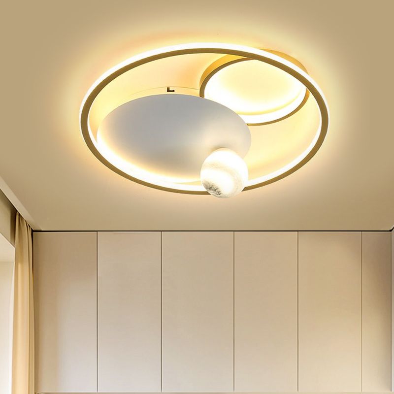 Gold Circular Ceiling Flush Simplicity LED Metallic Flush Mount Light Fixture for Bedroom