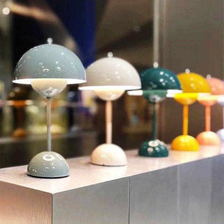 1-Light Metal Table Lamp Macaron Style Desk Lamp with Iron Shade
