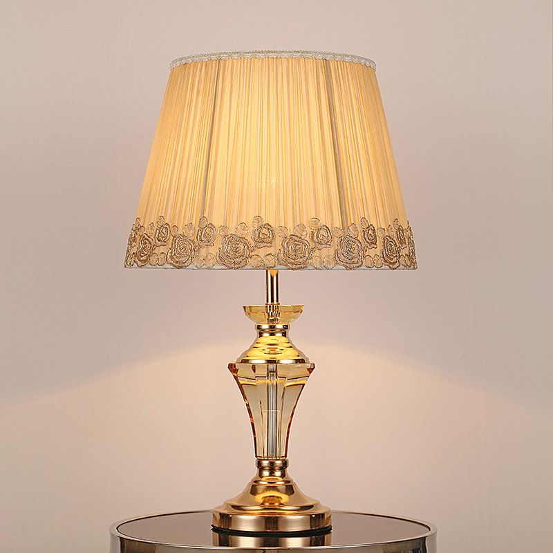 Contemporain 1 tête de tête légère tambour beige fuselé petite lampe de bureau avec nuance de tissu