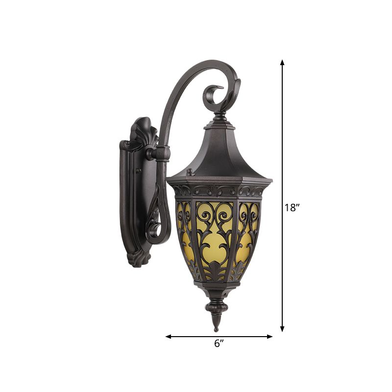 Metall geschwungene Wandbeleuchtung Klassische 1-Licht-Außenwand hängende Licht in Schwarz mit Gelbglas Schatten von Urnen