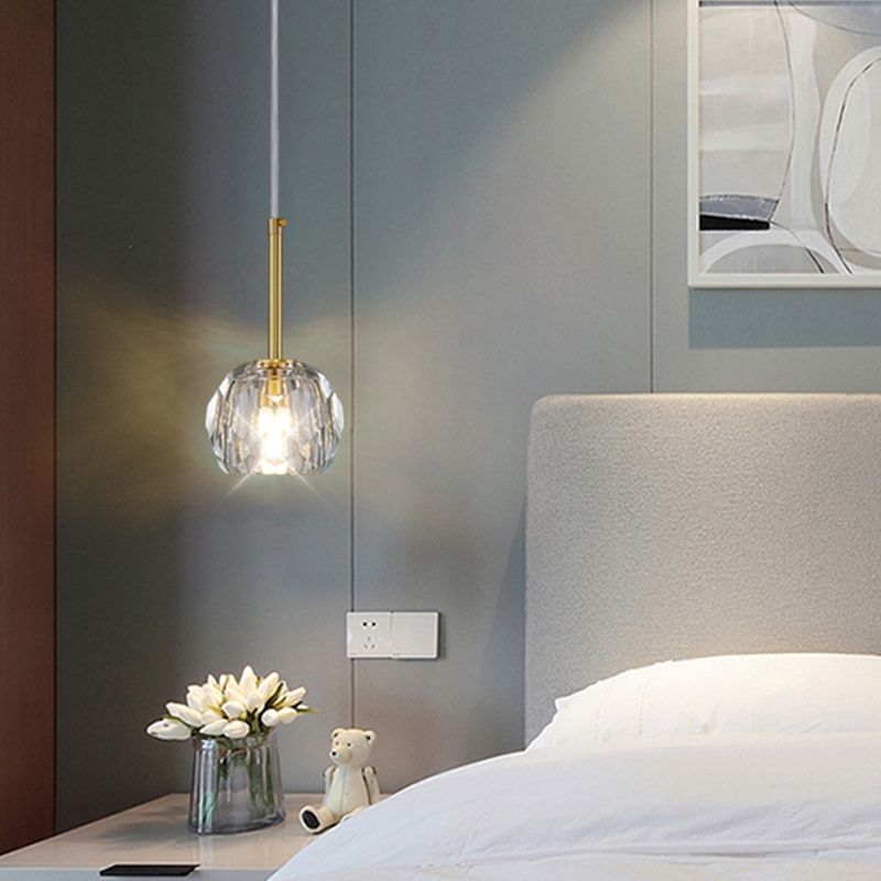 1 Lichthängeleuchte moderne Globus-Federlampe mit klarem Kristallschatten