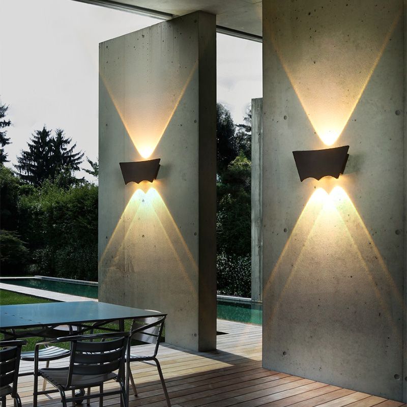Modern Minimalist Style Up and Down LED Wall Sconce Metal Sconce Light Fixtures for Outside Wall