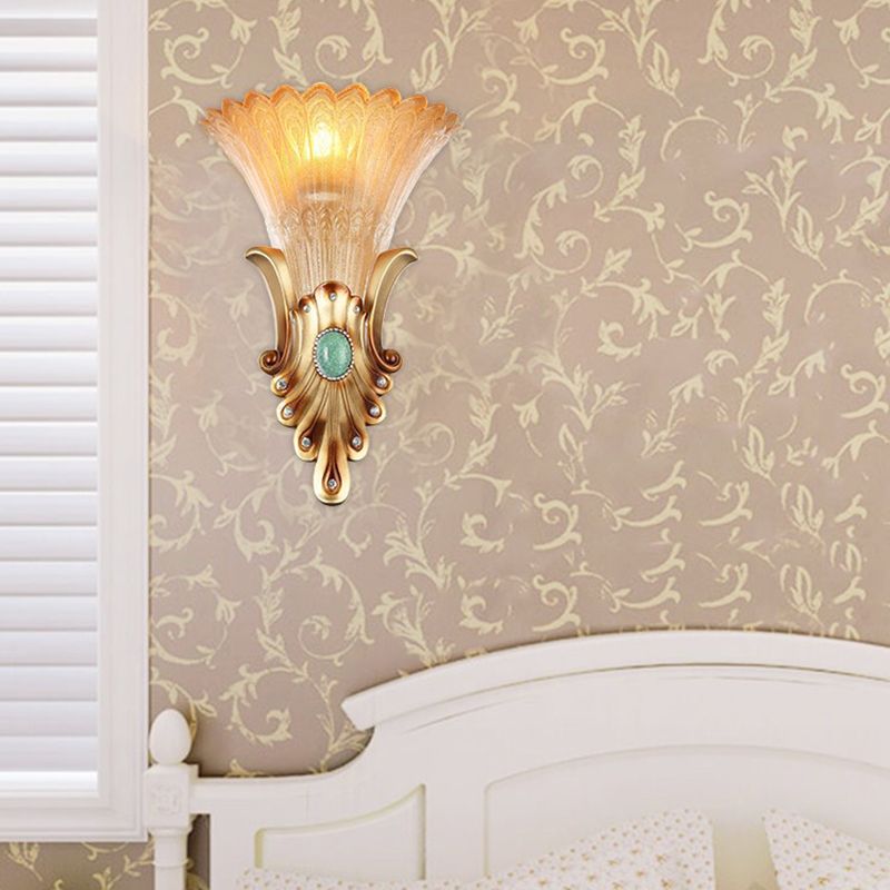 10 "/ 13" de large Gol à 1 Light Flush Colonialisme Colonial Grosted Verre Évasé mural luminaire pour chambre à coucher