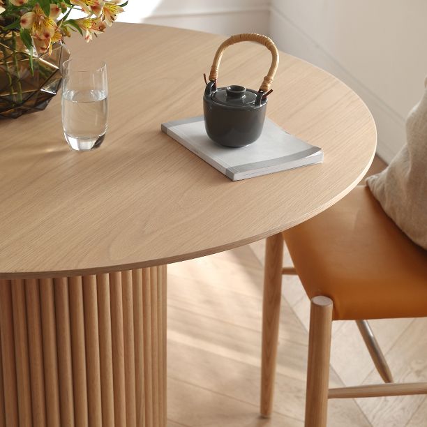 Solid Wood Dining Table Simplicity Style Brown Round Dinner Table for Home Kitchen