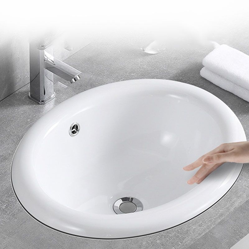 Contemporary Bathroom Sink with Overflow Porcelain Round Vessel Lavatory Sink