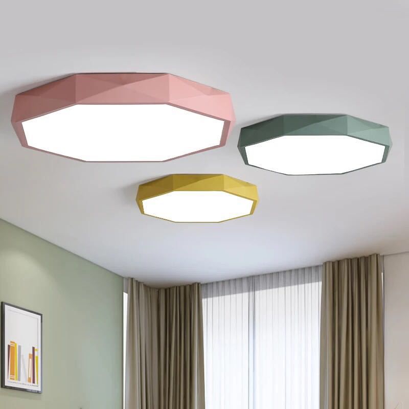 Geometría acrílica LED integrado Sala de estar moderna y sencilla lámpara de techo de hierro Macaron