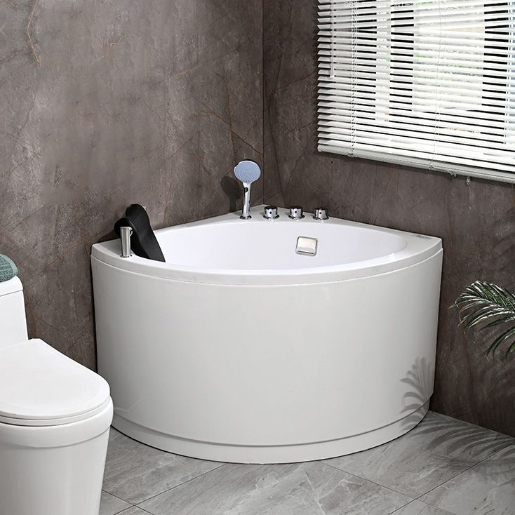 Modern Corner White Bath Acrylic Soaking Center-Back Bathtub