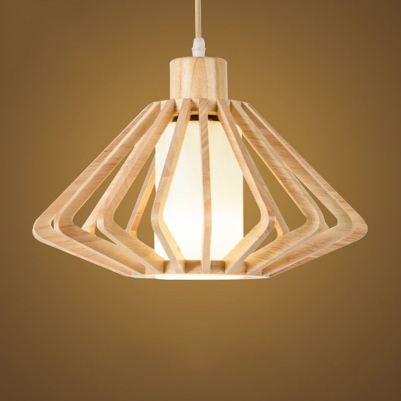 Moderne einfache hölzerne Kronleuchter Diamant Form 1 Leichte Gummiholz ​​-Holzlampenkörper für das Restaurant