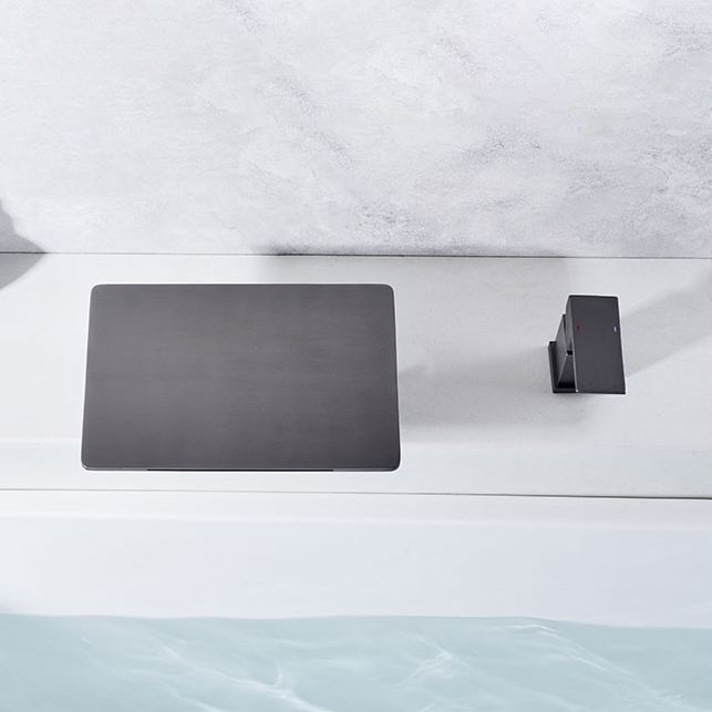 Modern Deck Mounted Metal Freestanding Tub Filler Waterfall Freestanding Faucet