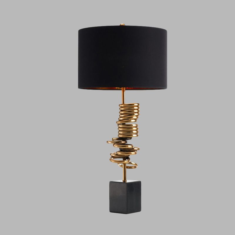 Table à anneau multi-halo Lumière Métal moderne 1 lampe de nuit en laiton en laiton avec tambour noir Shade