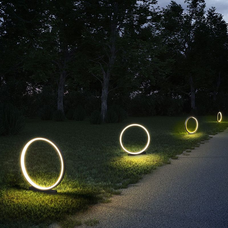 Minimalist Circlet Outdoor Pillar Lamp in Black for Courtyard