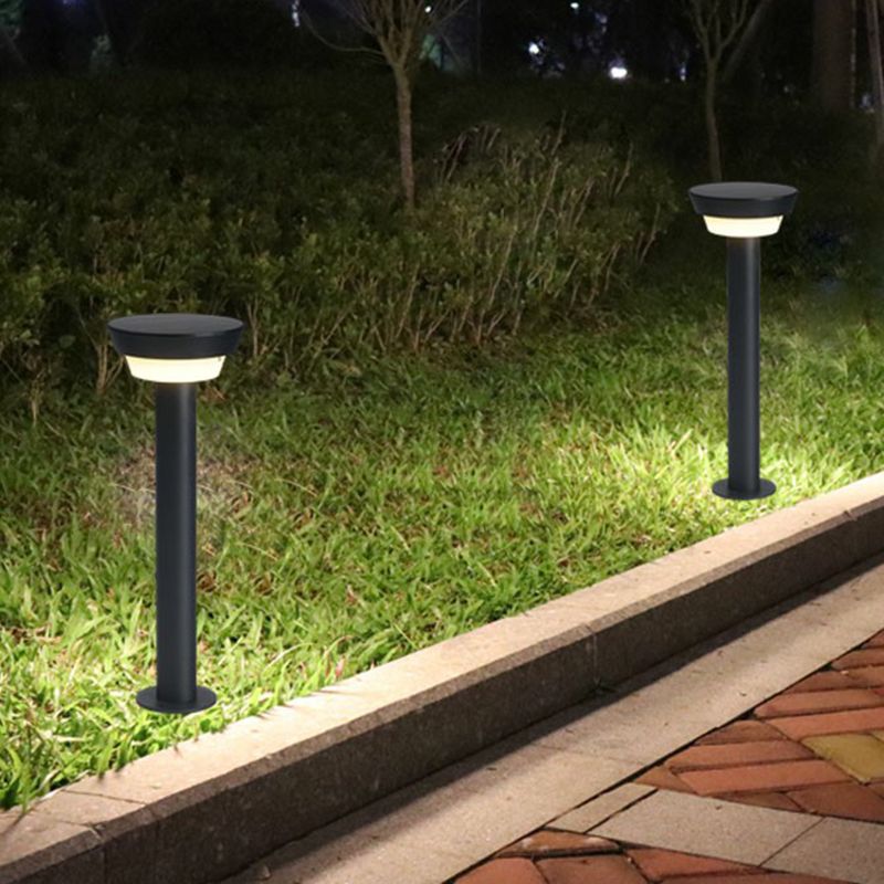 Aluminum Round Solar Pathway Lamp Simplicity Matte Black LED Stake Lamp for Patio