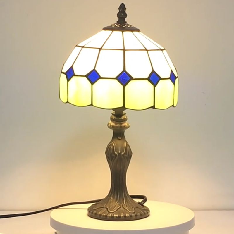 Umbrella Shaped Stained Glass Nightstand Lamp Vintage 1-Bulb Table Light for Living Room