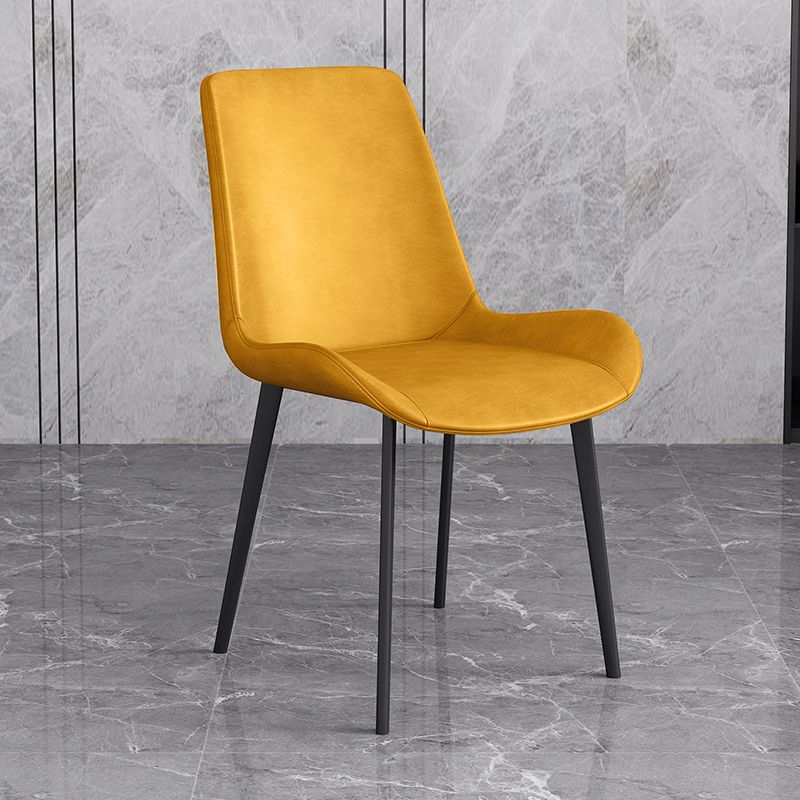 Chaise d'appoint de restaurant scandinave en cuir, chaise de salle à manger Parsons avec pieds en métal