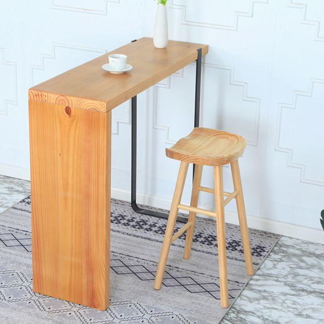 Taburete de bar moderno de pino sin respaldo, asiento contorneado, taburete de mostrador interior con patas de madera