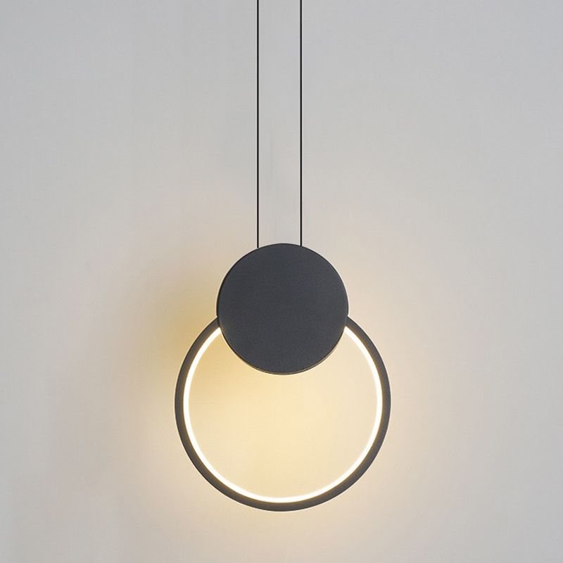 Style moderne suspendu luminaire en forme de bande LED Pendante Lumière pour le salon