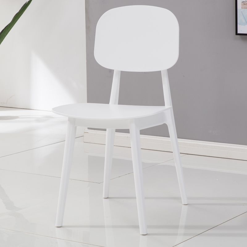 Chaise de salle à manger en plastique de finition mate, chaise de salle à manger à dossier ouvert empilable