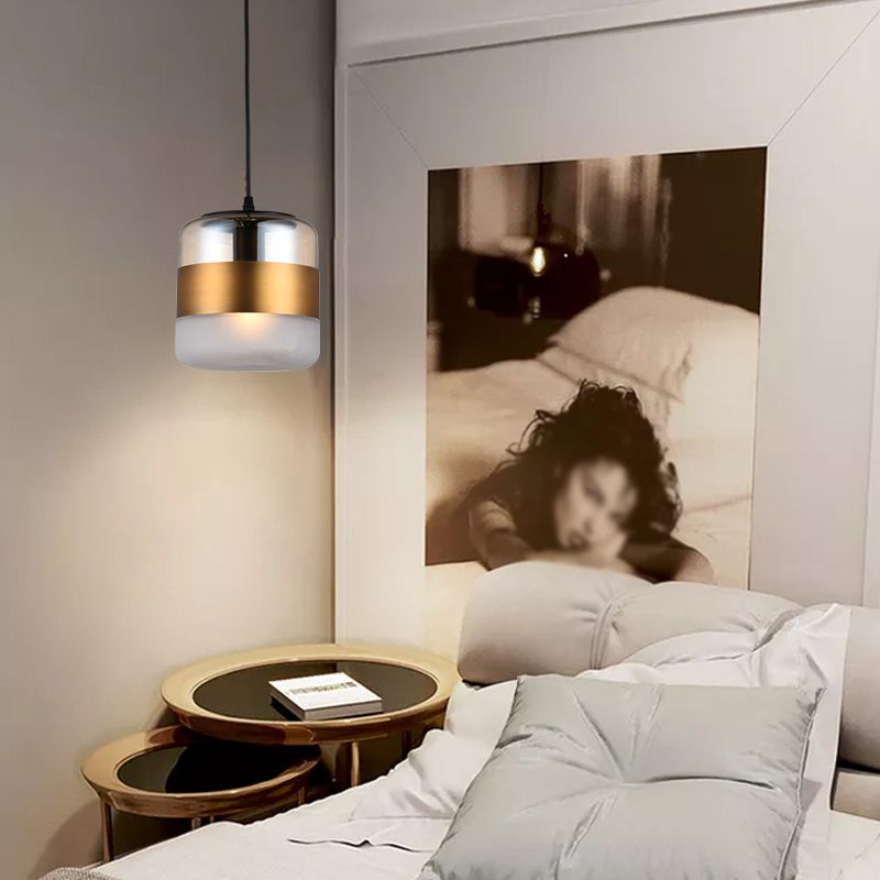 Gouden cilindrisch hangend plafondlicht minimalistisch stijl glazen plafond hanglampje