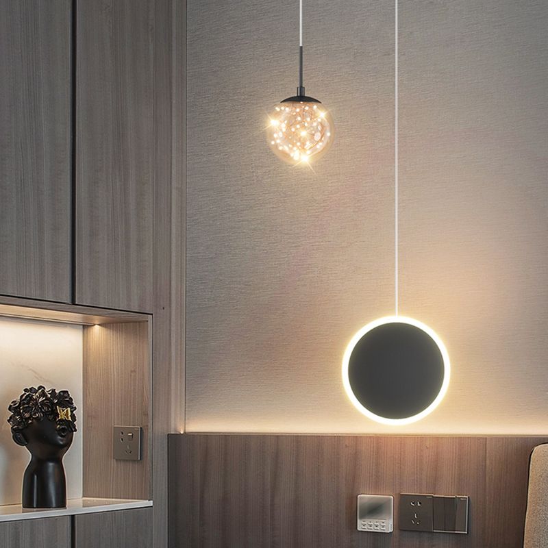 Kugelförmige Form des zeitgenössischen Stils Anhänger Lichter Metall 2 hängende Lampen