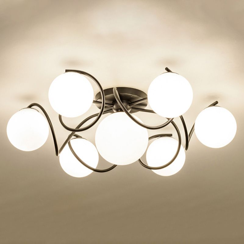 Weißer Glasball -Cluster Deckenleichter zeitgenössischer Einfachheitstil Semi Flush Mount Lampe mit Eisen kreativer Lampe Pfosten