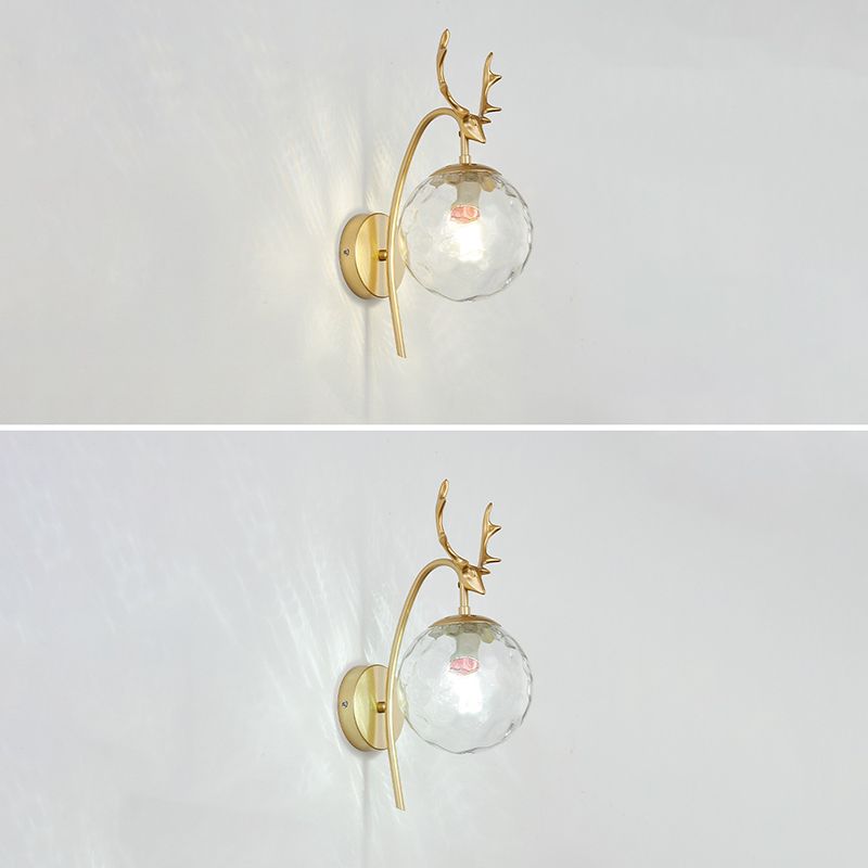 Lámpara de lámparas de apliques de pelota de vidrio de estilo simple Lámpara de pared de asta de una cabeza para dormitorio