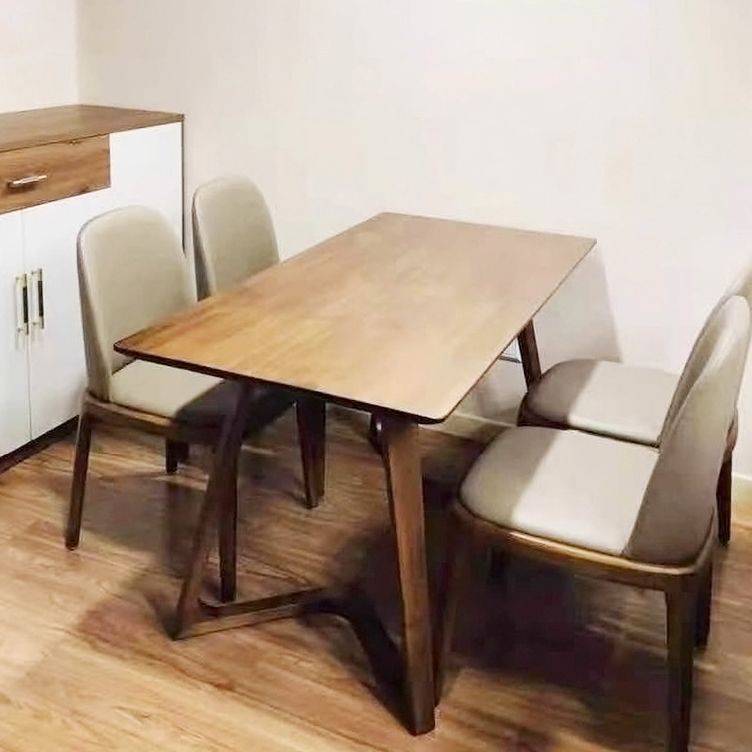 Reparierte minimalistische massive Holz -Top -Küchentisch Braun für Esszimmer