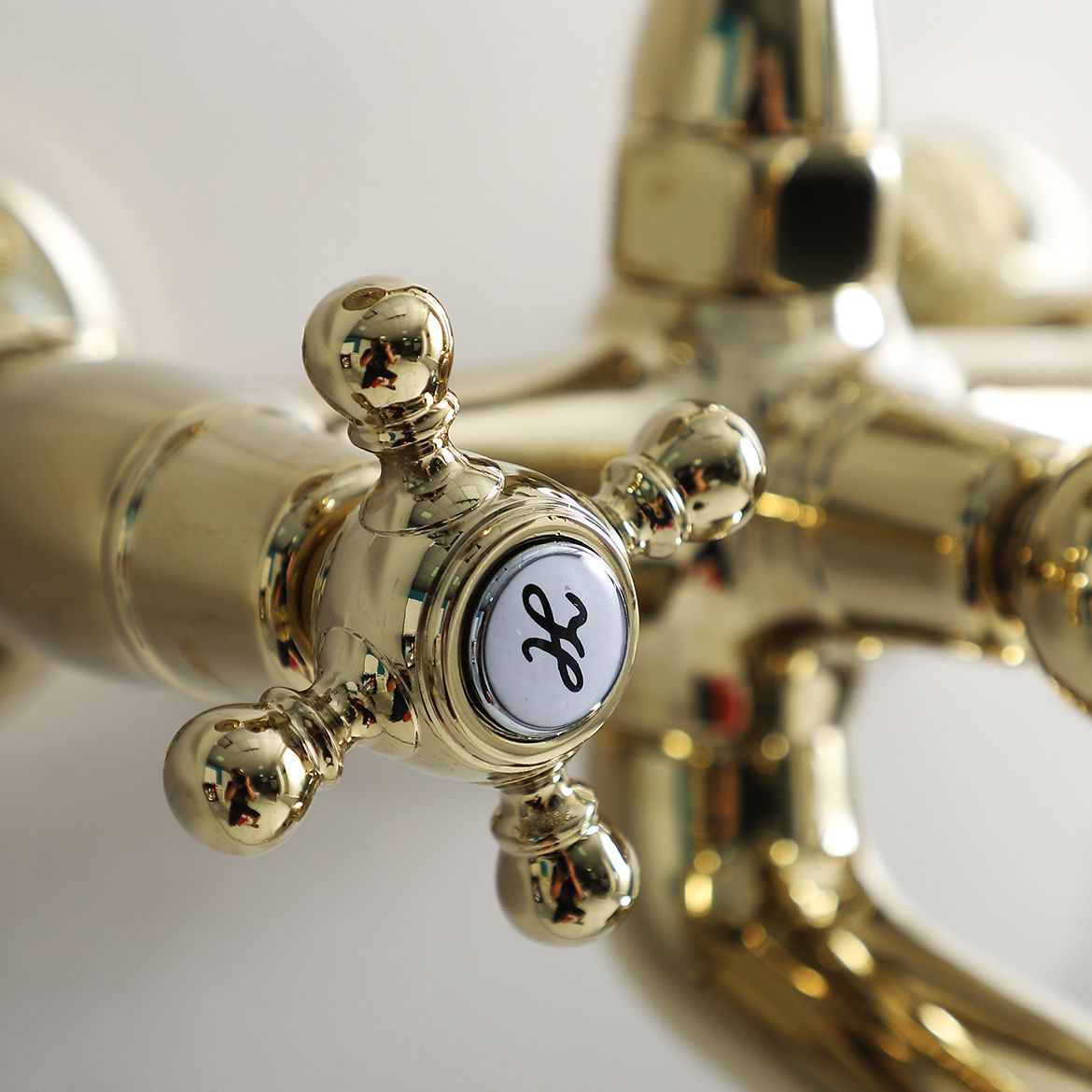 Glam Retro Wall Mounted Metal Claw Foot Tub Faucet Trim Low Arc Claw Foot Tub Faucet