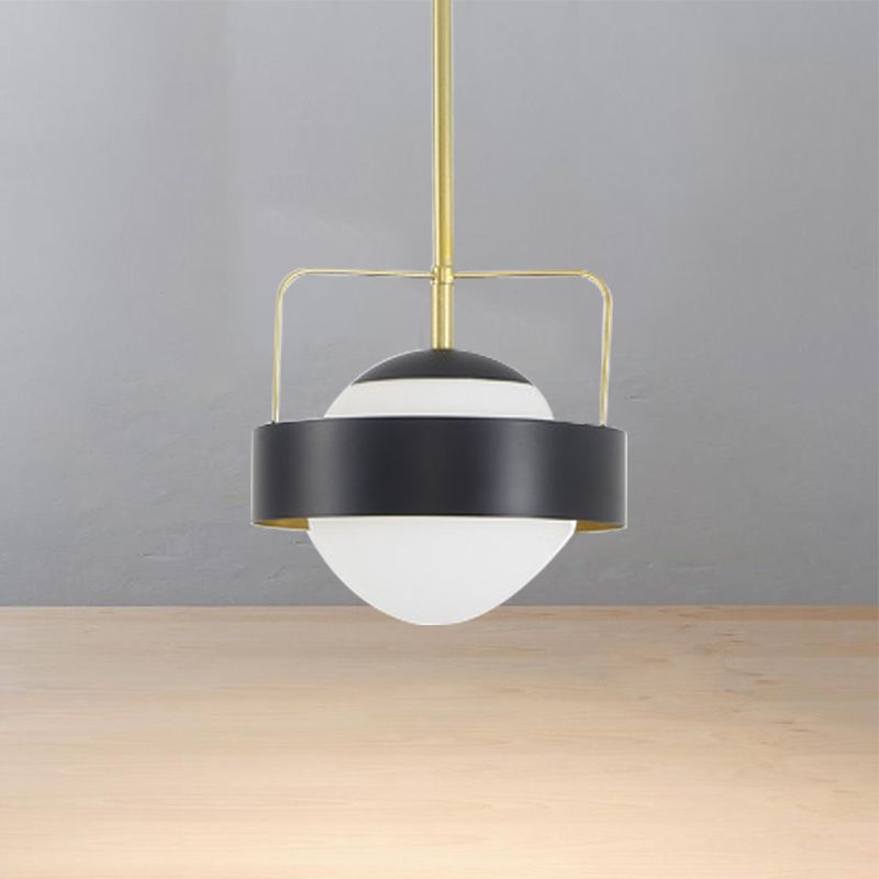 Luz de colgante global de estilo moderno vidrio esmerilado y metal 1 lámpara colgante de acabado negro claro