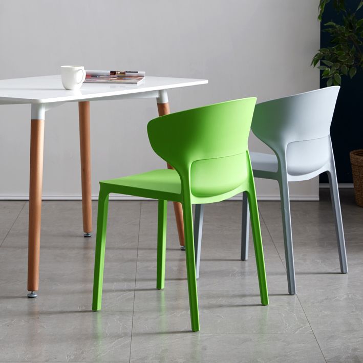 Contemporary Plastic Dining Chair 15.5'' Wide Wingback Side Chair for Home Use