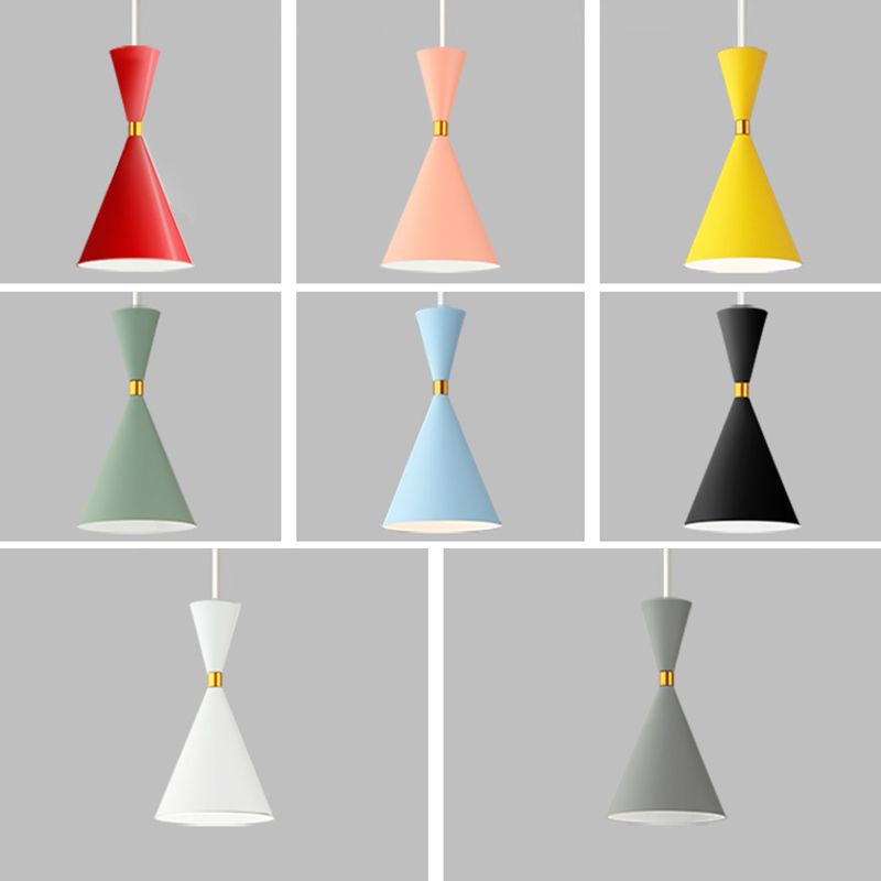 Lampada a sospensione in alluminio conico Macaron a 1 ciuffa a sospensione per sala da pranzo