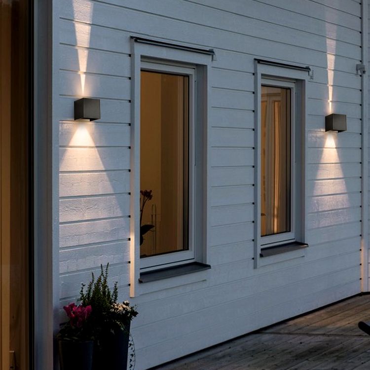 Square Shape 2 Lights Metal Wall Lighting Modern Style Wall Mount Lighting