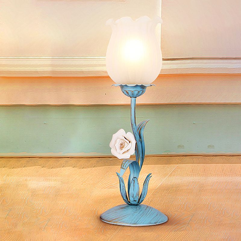 1 Lampenblüte Tischbeleuchtung romantischer pastoraler blau/rosa Metall -Nachttisch -Lampe für Wohnzimmer