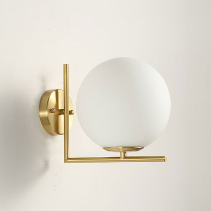 Luz de pared LED de globo de oro en simplicidad moderna Splique de pared de cobre con sombra de vidrio esmerilado