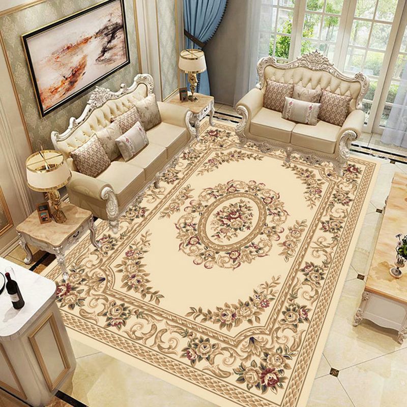 Fancy European Rug Traditional Pattern Polyester Area Rug Stain Resistant Carpet for Home Decor