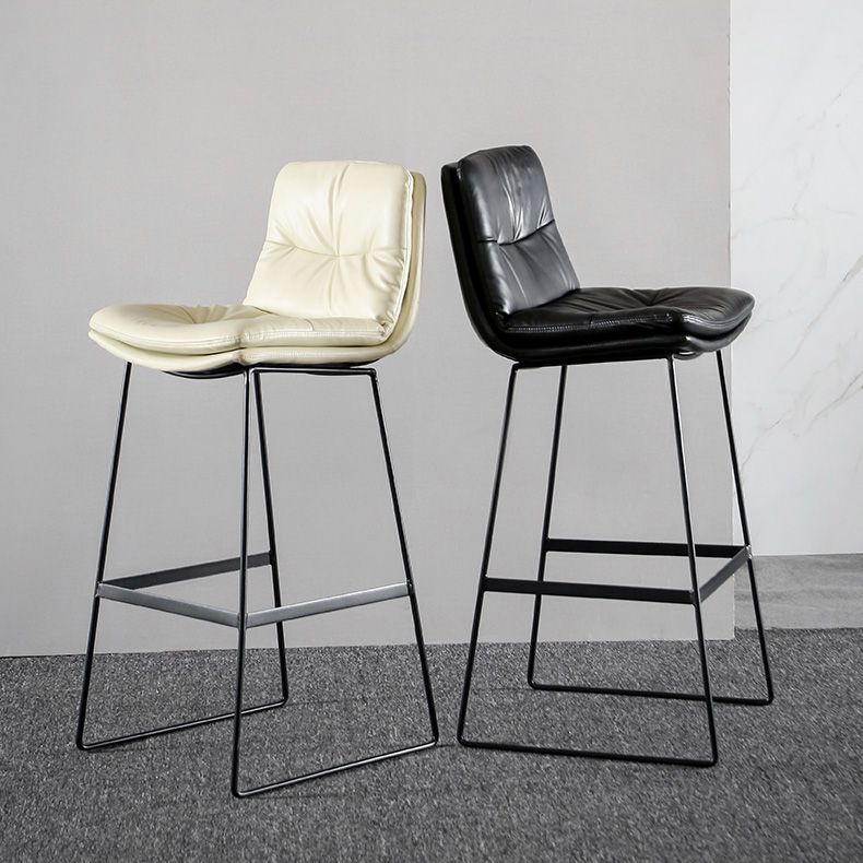 Modern Restaurant Leather Stool Matte Finish Footrest Low Back Barstool