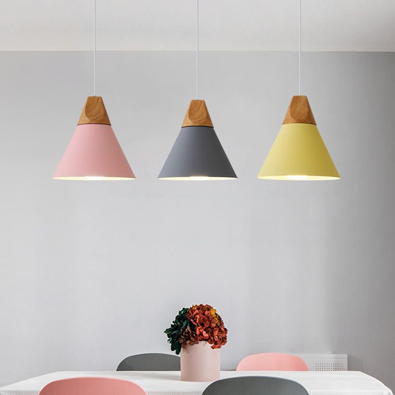 Metal Tapered Hanging Light Nordic Style 1 Light  Restaurant Ceiling Pendant Lamp  with Wooden Top