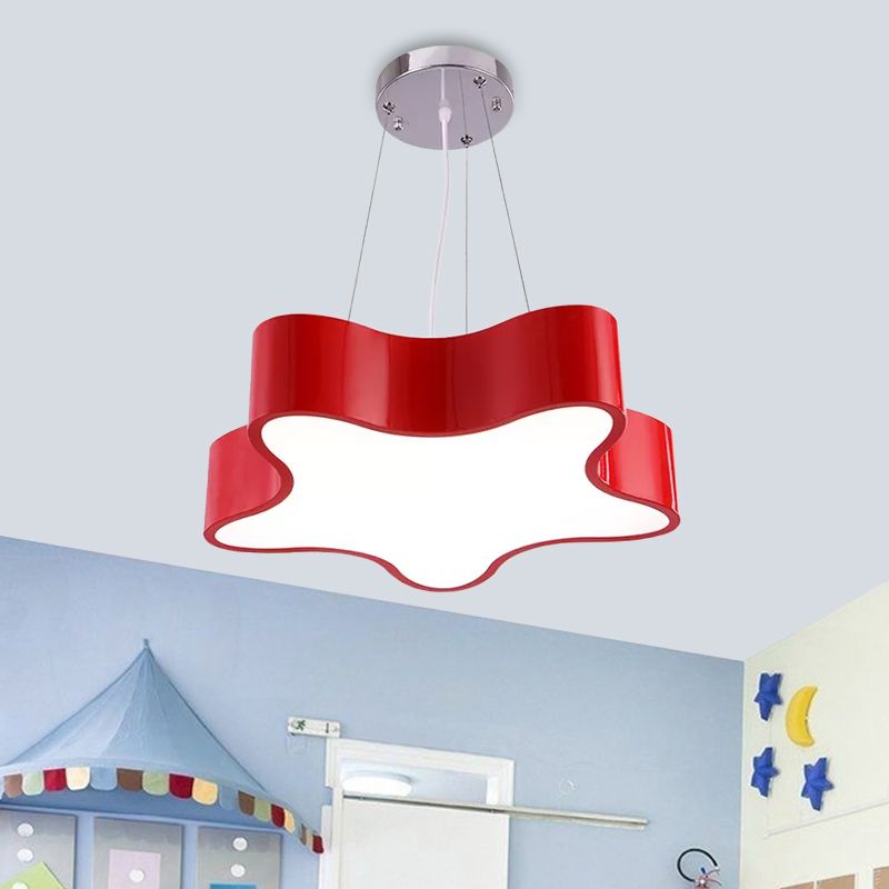 Kit d'éclairage pendentif LED Kids avec une nuance en acrylique rouge / jaune / bleu étoile suspendue Chandelier pour chambre à coucher