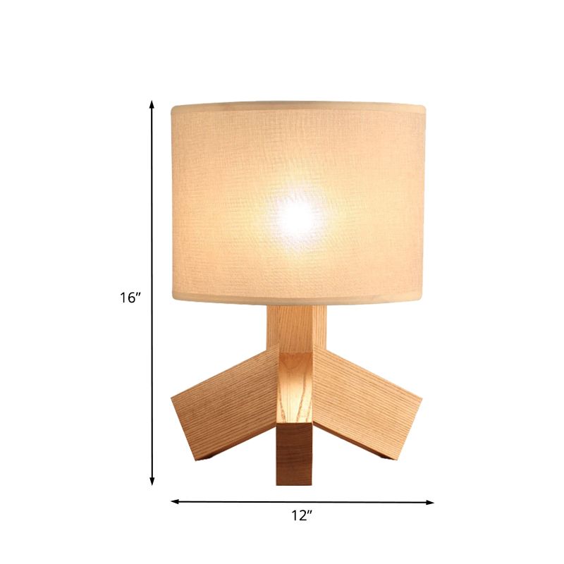 Basede beige Trippiede Distanza Light Modernist 1 Lampada da tavolo notturno in legno leggero con tonalità in tessuto tamburo