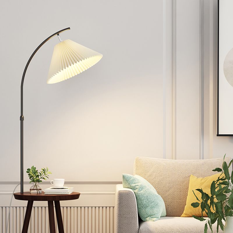 Lámpara de pie colorida nórdica, lámpara de pie con sombra de arpillera y mesa de madera para sala de estar