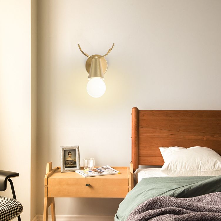 Schlafzimmer postmoderne Eisenleuchten mit einer Lampenwandmontage Beleuchtung