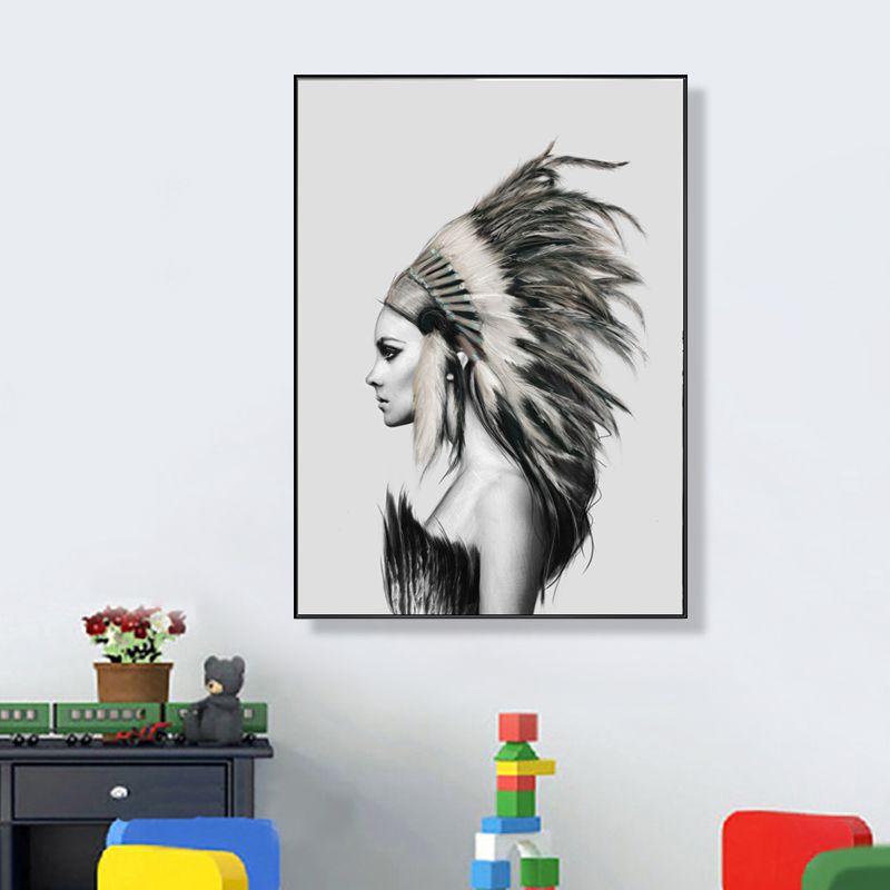 Toile de fille avec chapeau de plumes de couleur pastel, décoration murale texturée contemporaine pour le salon