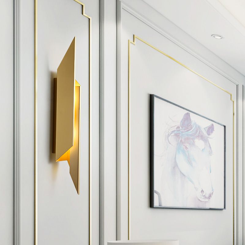 Postmodern Metal Wall Sconce 2 Head Wall Mounted Light Fixture for Bedroom