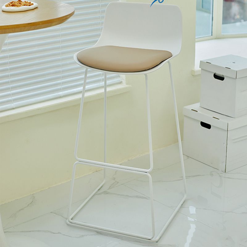 Indoor Footrest Dining Stool Plastic Industrial Low Back Counter-height Stool