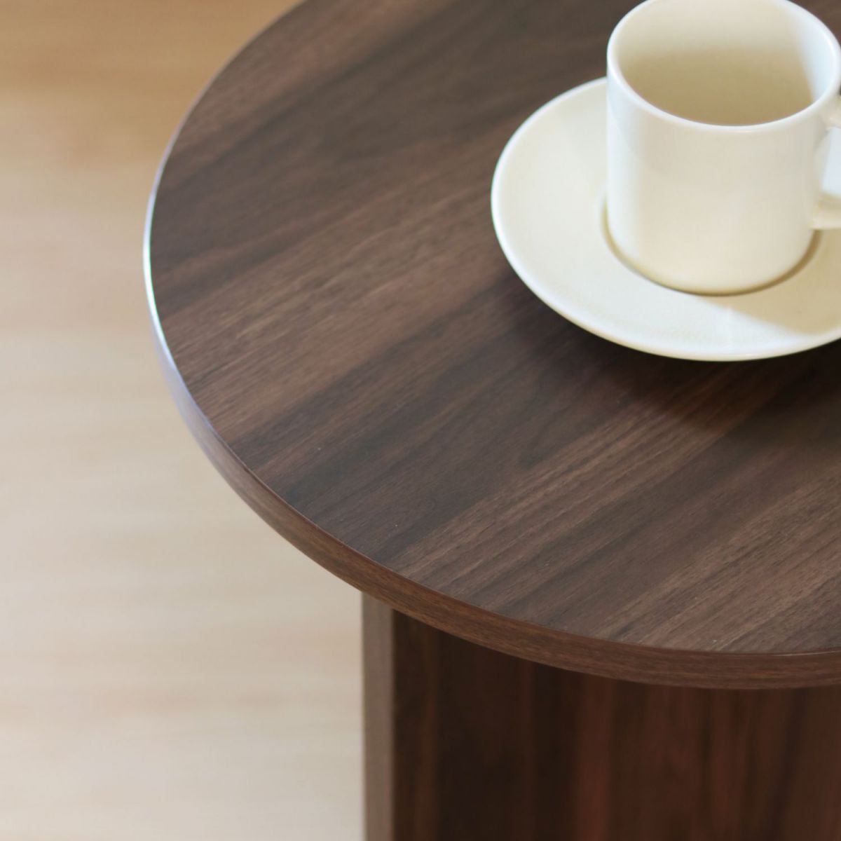 15.75 inch Wide Scandinavian Sofa Side Accent Table Wooden Round Side End Table